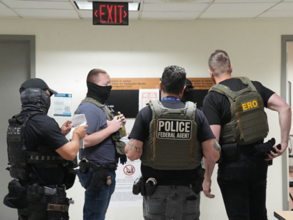 Federal Judge Orders Release of Mexican Migrant Seeking Asylum