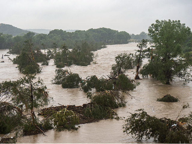 MIRACLE: Texas Man Saves Woman Found in Tree 20 Miles Downstream During Independence Day Flood