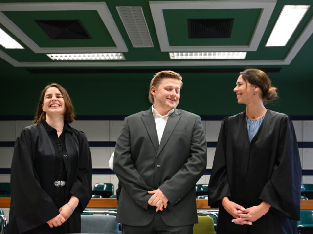 23 July 2025, Berlin: Comedian and satirist Sebastian Hotz alias El Hotzo (M) with defense