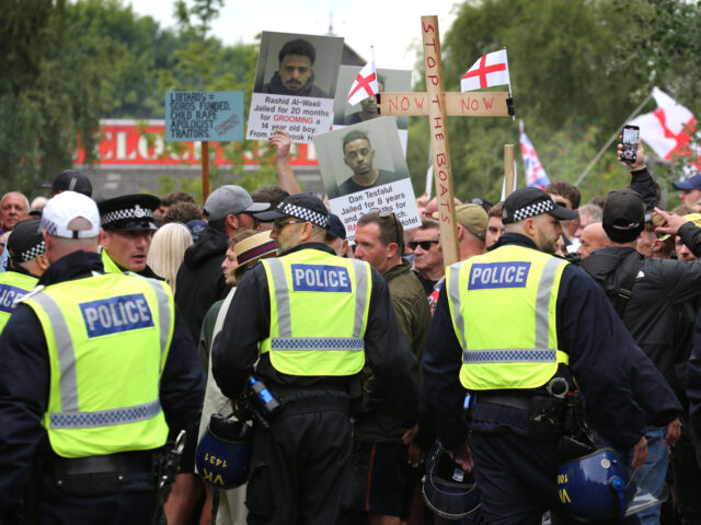 UK Gov’t Forms Police Taskforce to Monitor Anti-Migration Sentiment on Social Media: Report