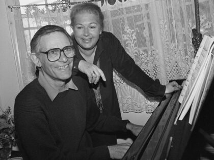 Alan Bergman, Oscar-Winning Lyricist Who Helped Write ‘The Way We Were,’ Dies at 99