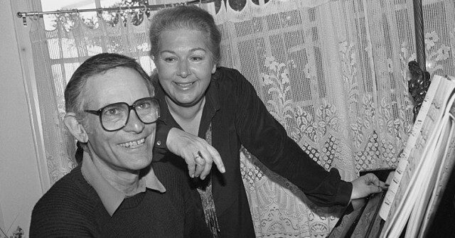 Alan Bergman, Oscar-Winning Lyricist Who Helped Write 'The Way We Were,' Dies at 99