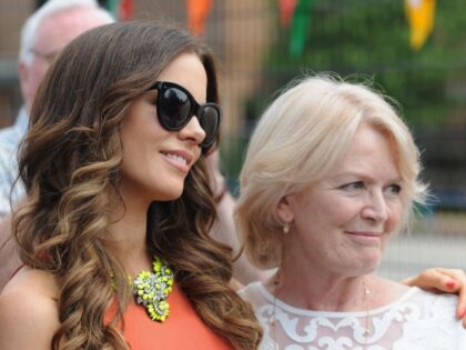 Kate Beckinsale Mourns Passing of Mom Judy Loe: ‘Died in My Arms’