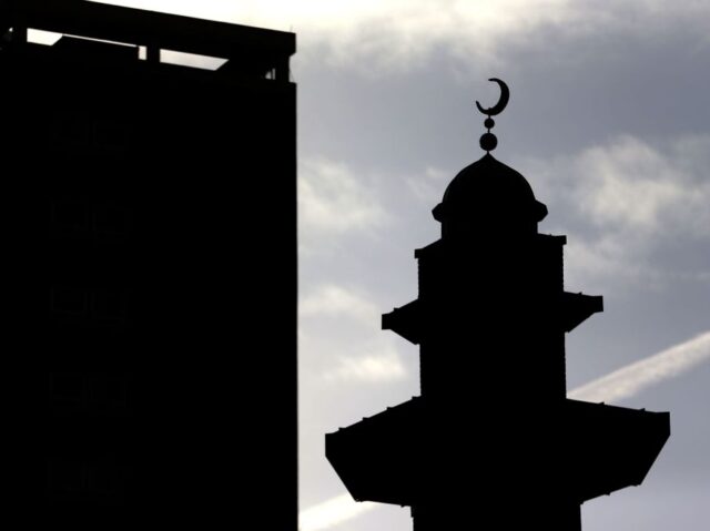 Greater Manchester Police Investigating 1,000 Child Rape Grooming Gang Suspects, Identify 714 Victi
