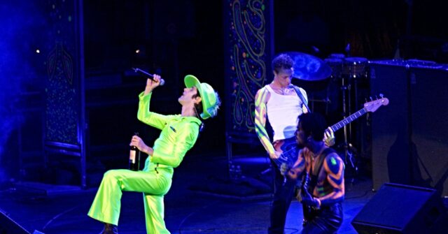 Jane’s Addiction Bandmates Sue Each Other over Onstage Fight That Ended Tour