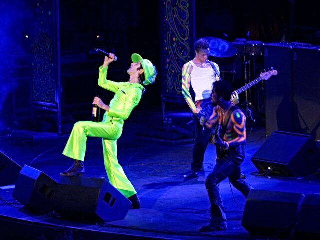 Jane’s Addiction Bandmates Sue Each Other over Onstage Fight That Ended Tour