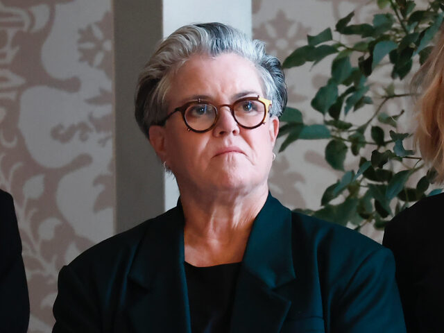 RosieO'Donnell LOS ANGELES, CALIFORNIA - NOVEMBER 19: (L-R) Rosie O'Donnell, Melanie Griffith, and R