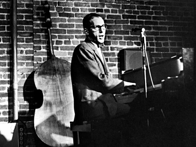 Tom Lehrer, Song Satirist and Mathematician, Dies at 97