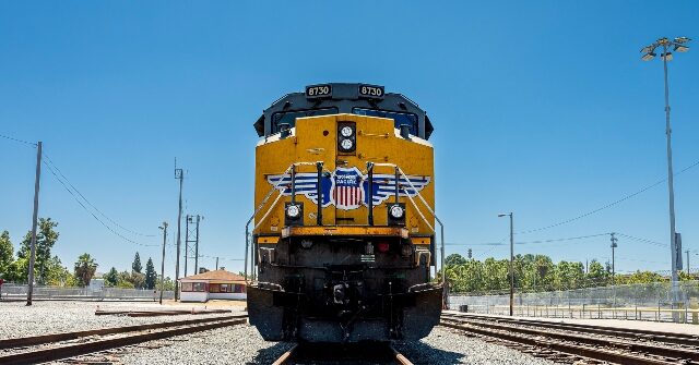 Cybersecurity Expert: American Trains Are Vulnerable to Remote Hacking