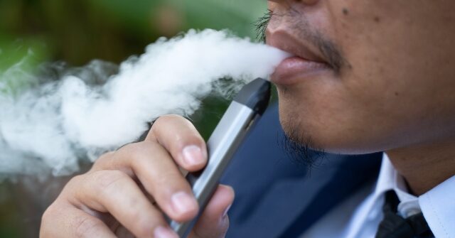 Chinese Vape Companies Flood Market, Avoid Billions in Tariff Duties