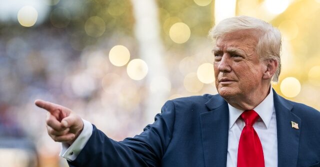 Watch Live: Donald Trump Announces $100 Billion Investment in America by Apple