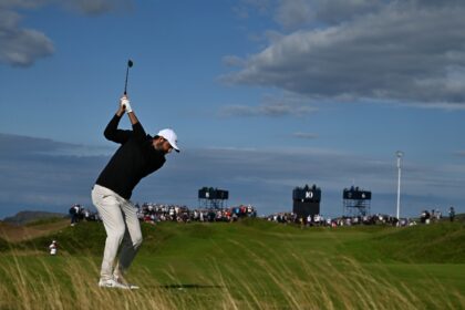 Scottie Scheffler tightens his grip on the British Open