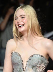 Elle Fanning braves 'dangerous planet' in 'Predator: Badlands' trailer