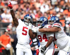 Giants Add $3M Incentives to Lawrence's 2025 Deal