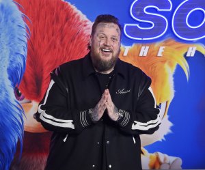 Jelly Roll slams Logan Paul through a desk on 'Jimmy Kimmel Live'