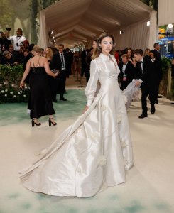 'Map That Leads to You' trailer: KJ Apa, Madelyn Cline star in rom-com