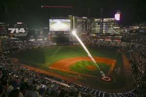 MLB honors Hank Aaron with high-tech recreation of 715th homer