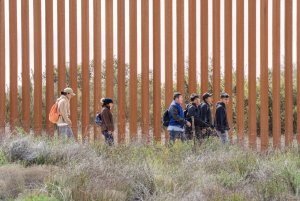Pentagon to erect 4th military zone along U.S.-Mexico border