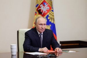 Putin fires Russian transport minister after drones disrupt air travel