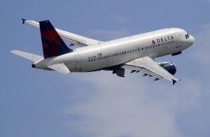 SkyWest pilot makes 'aggressive maneuver' to avoid midair collision