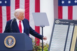 Trump announces 25% tariffs on Japan, South Korean imports