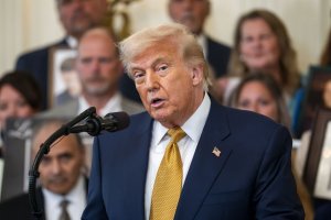 Trump has swollen legs caused by chronic venous insufficiency