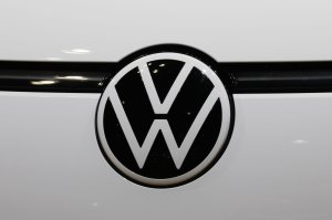 Volkswagen cites U.S. tariffs for decrease in operating profit