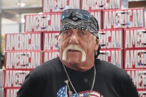 Hulk Hogan Dies at 71, Tributes Pour In