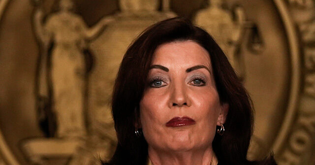NY Gov. Hochul Pens Texas Op-Ed, Calls GOP Redistricting an 'Insurrection'