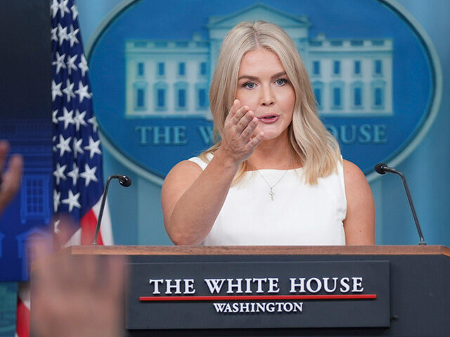 Title: Trump Image ID: 25231635895662 Article: White House press secretary Karoline Leavit