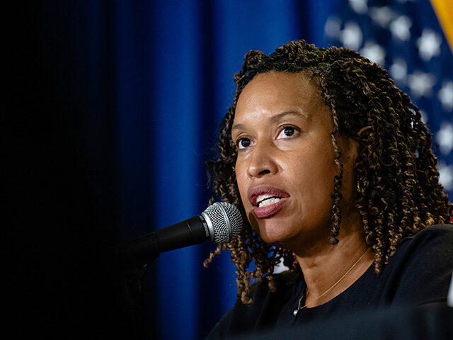 AP25239681360273 Title: DC Federal Intervention Image ID: 25239681360273 Article: District of Columbia Mayo