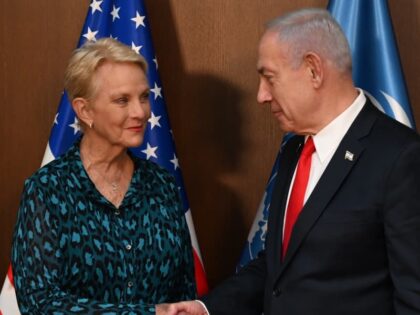 Cindy McCain and Netanyahu (Haim Zach / GPO)