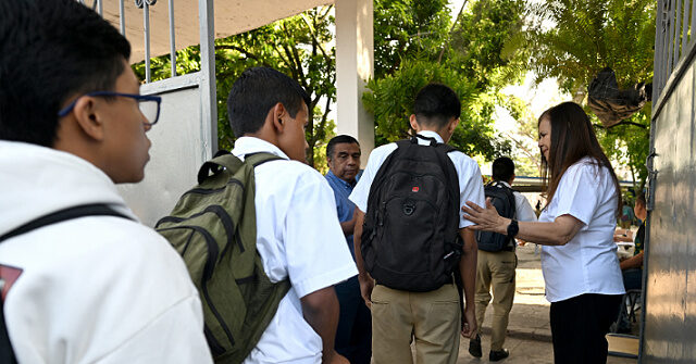 El Salvador Schools Revamp Dress Code: 'Civility and Patriotism'