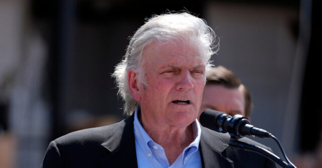 Franklin Graham Schools Leftists Who Mocked Prayer After MN Shooting