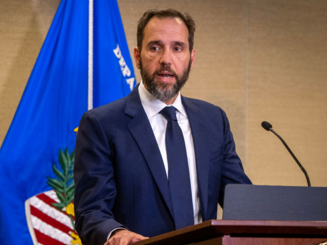 GettyImages-1573745034 WASHINGTON, DC - AUGUST 1: Special Prosecutor Jack Smith addresses reporters after his gra