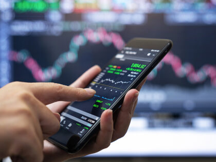 Crypto, Fintech Urge Trump to Stop Bank Data Access Fees