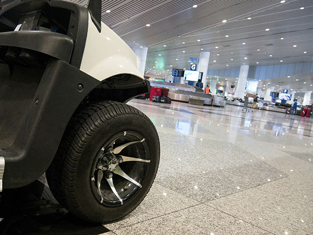 GettyImages671587506 airport golf cart