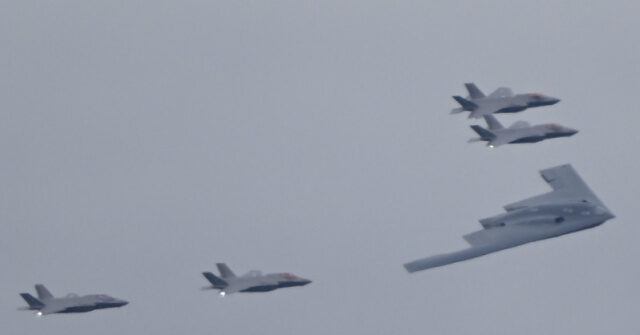 Watch: Trump Flies B-2 Stealth Bomber Over Putin’s Head Ahead of Alaska Summit