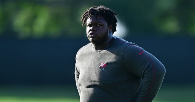 Desmond Watson, Heaviest Player In NFL History, Cut by Tampa Bay Buccaneers