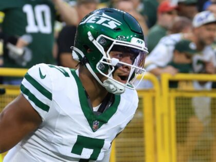 Jets QB Justin Fields Tells Fans He is ‘Low-Key Addicted’ to Reading His Bible