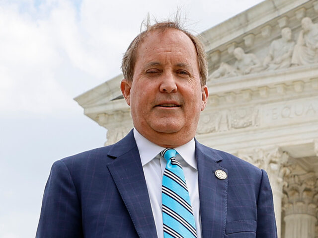 Texas Attorney General Ken Paxton (C), Texas Solicitor General Judd E. Stone and Missouri