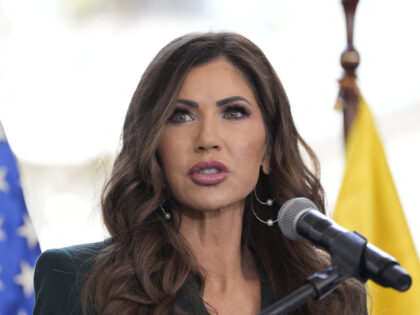 Kristi Noem: Sanctuary Democrats IL Gov. Pritzker and Chicago Mayor Johnson ‘Choosing Crimina