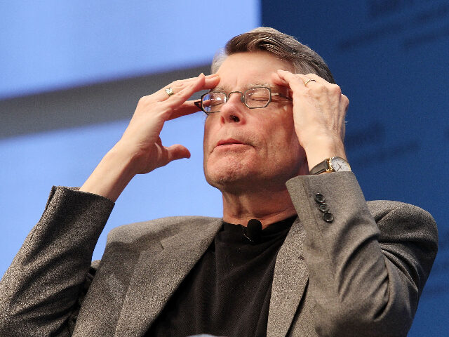 StephenKing Boston, MA - NOVEMBER 7: Stephen King reads from his new fiction novel "11/22/63: A N