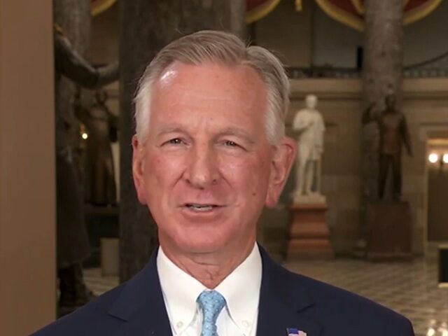 Tuberville Proposes English Proficiency Requirement for Rideshare Drivers