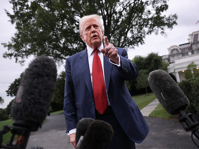 Trump Floats Tariff Revenue-Funded Rebate for Middle, Low-Income Earners