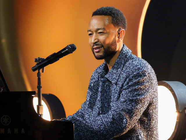 LOS ANGELES, CALIFORNIA - FEBRUARY 02: John Legend performs onstage during the 67th Annual