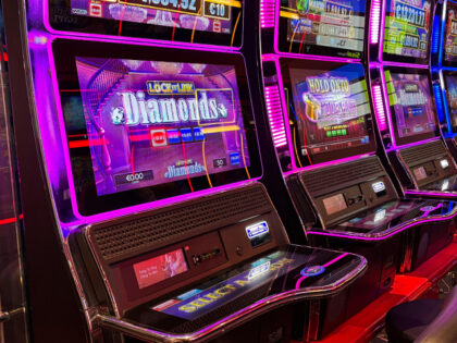 gambline machines at casino