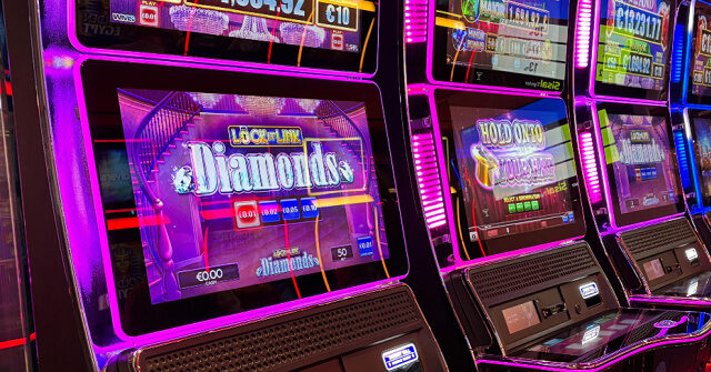 Florida Police Shut Down Illegal Gambling Arcades Operated by Migrant Crew