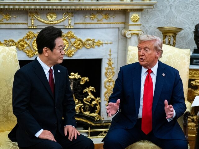 US President Donald Trump, right, and Lee Jae Myung, South Korea's president, during