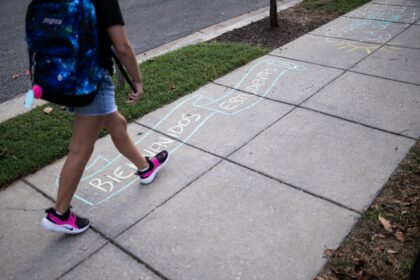 A welcome back note on the first day of school in Washington -- a show of support as Immig